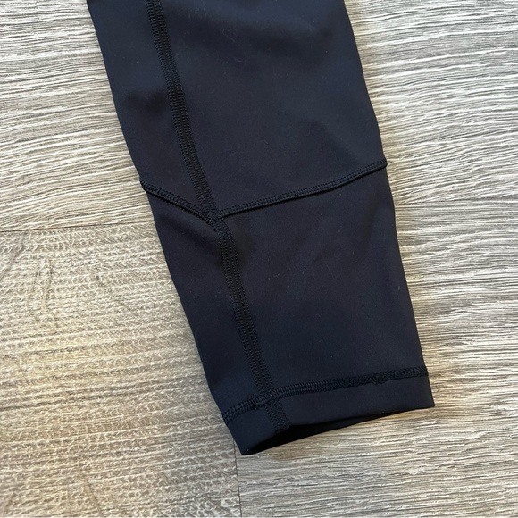 Lululemon In Movement Tights 25” Everlux - Black - Picture 13 of 15